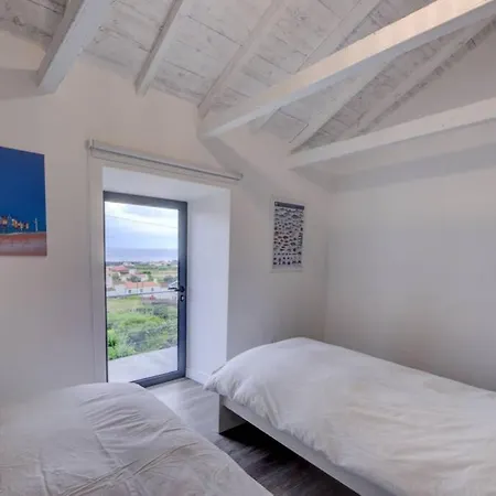 Monchique Islet View House T2